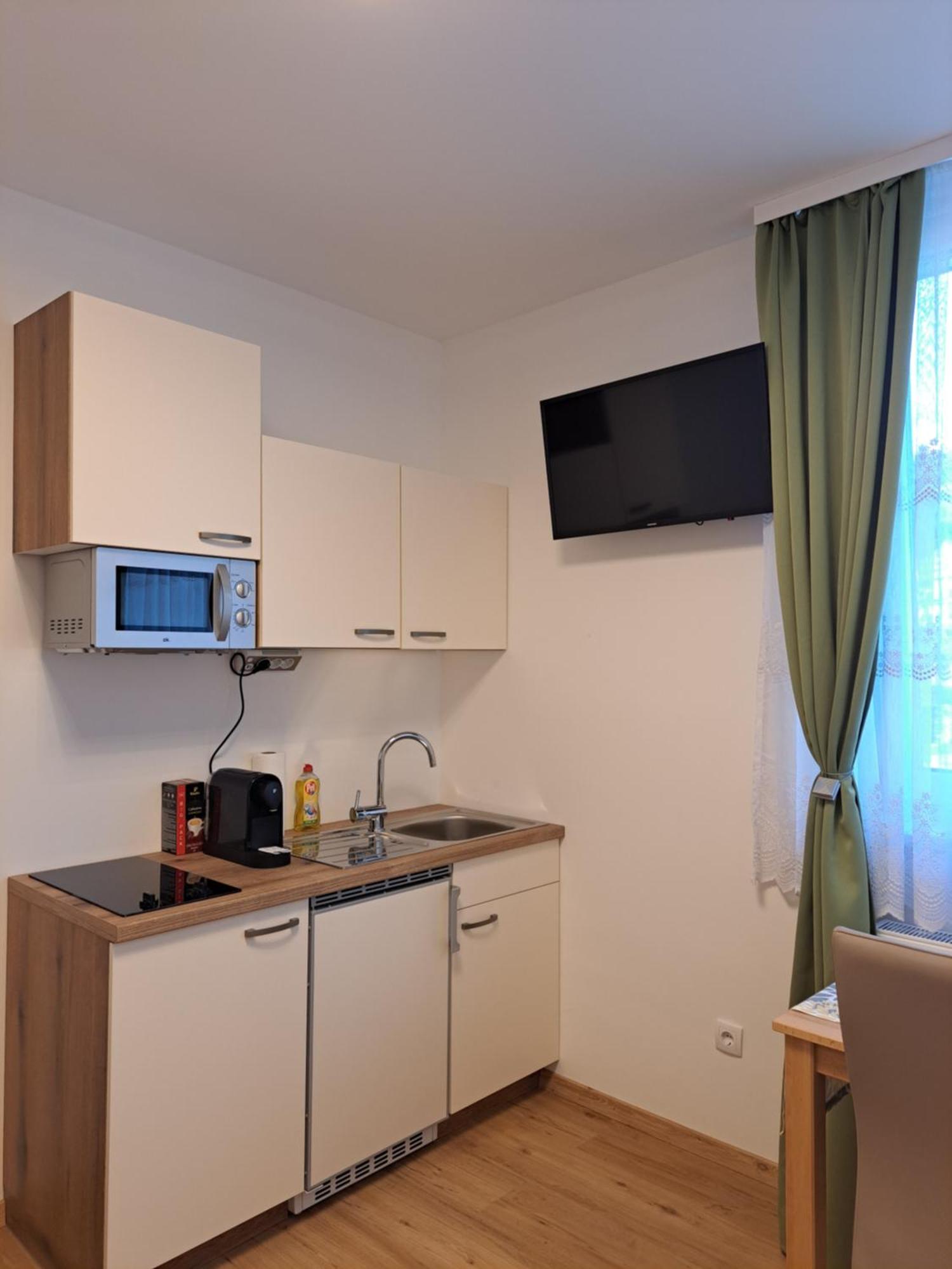 Private Zimmer Hoap Leoben  Exterior photo